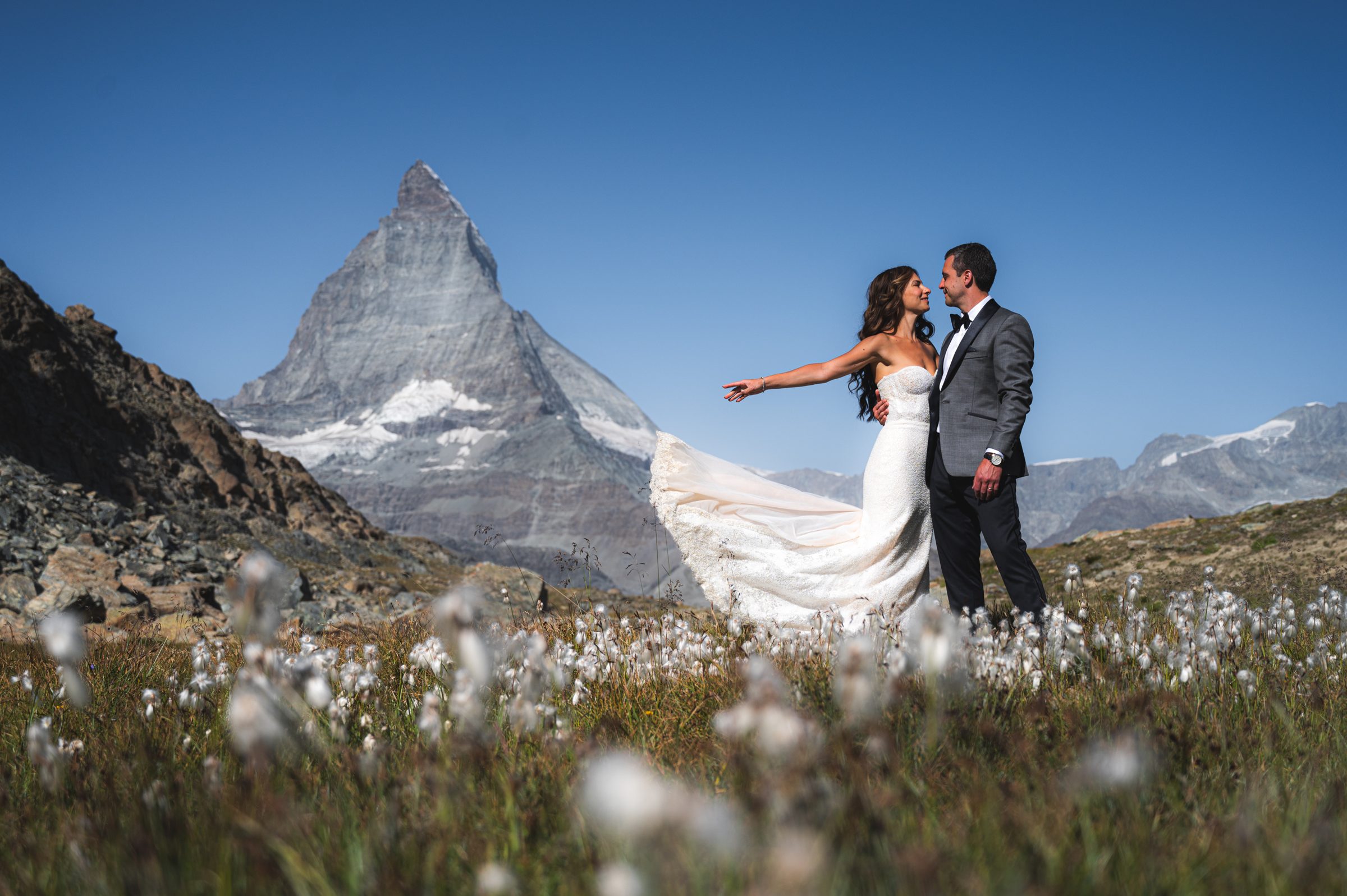 Wedding couple Matterhorn wildflowers